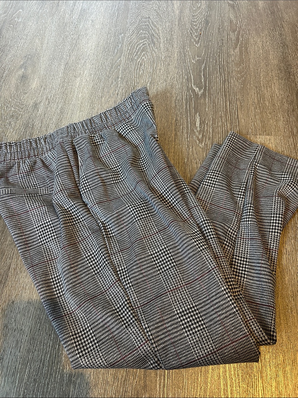 Women’s Gray Glen Plaid Casual Pants
